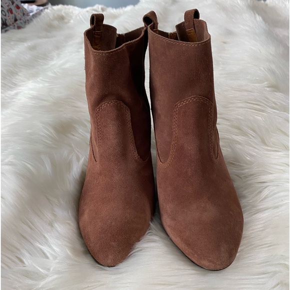 Nine West Ladies Brown dude booties Sz 10.5 - Picture 2 of 11